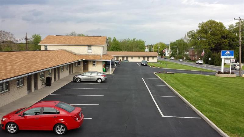 ABVI_PalmyarHersheyPA_Exterior_Parking - E679AAE4-DB0D-4F3F-9EDA2BAB4EF2A8E8