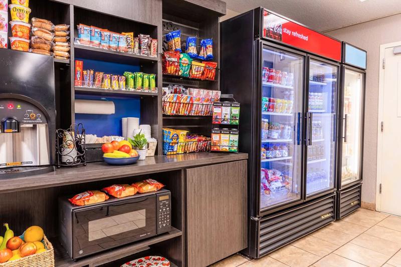 SIM_HoustonCityCentre_Amenities_The Market - E68B37EC-5ECF-424A-88C413459E4303CA
