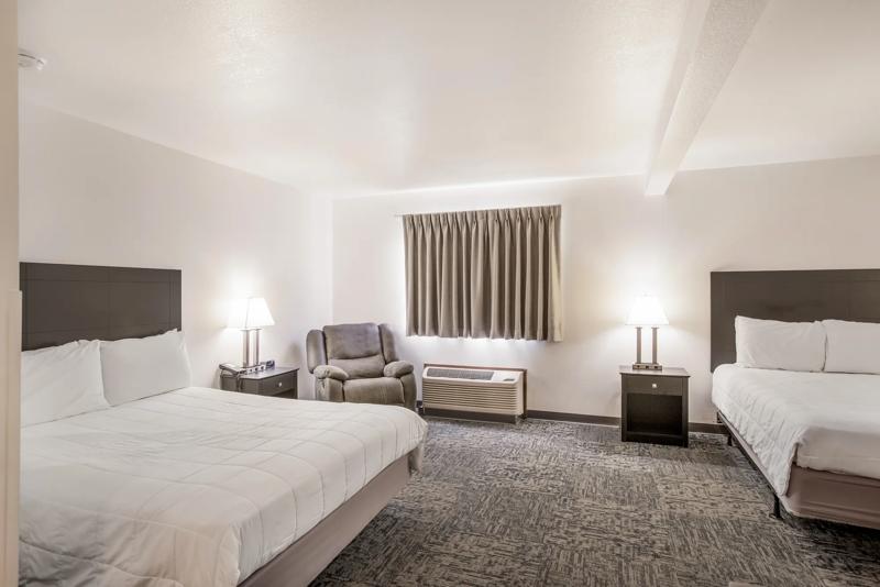 ABVI_BirchRunMI_GuestRooms_Two Queens Suite_Room - E7414750-4950-4C63-9412A8C17A03FAE7