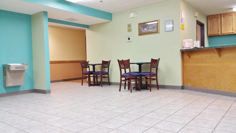 ABVI_SeymourMO_Lobby_Tables - E8A6882B-9BEF-45A5-87DCEE07C05F3FFD