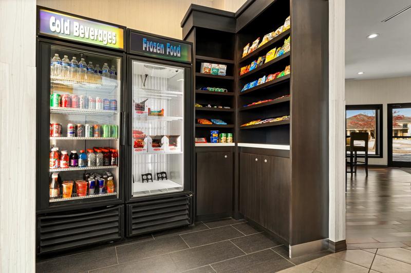 SEH_IndianapolisAirport_IN5752_Vending - E8D51B02-D714-4229-A3328CA58017F102