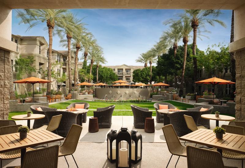 SHR_ScottsdaleGaineyRanch_Exterior_Courtyard_2 - E9543324-9483-48A4-8A6A4FDDA2D0218D