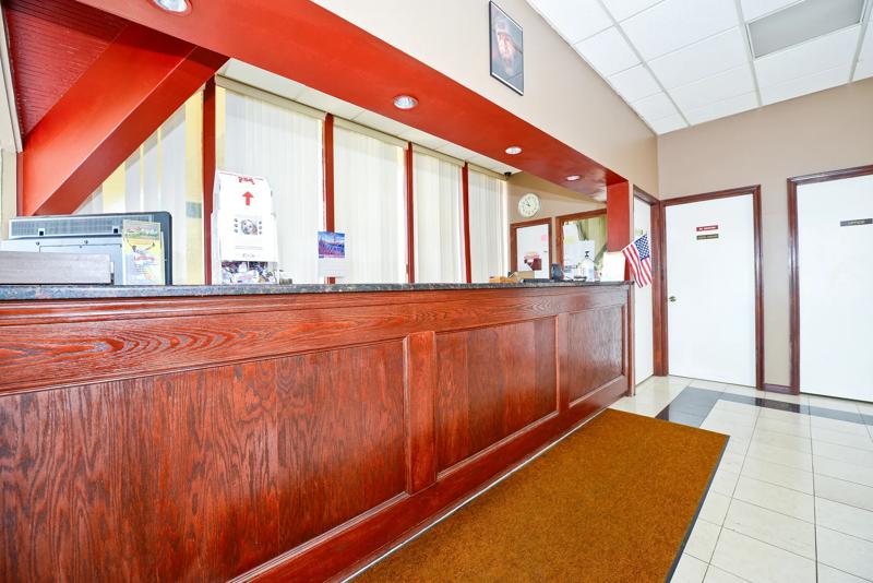 ABVI_PhillipsburgNJ_Lobby_Front Desk - EA062F8E-7DFE-421F-B474BBB0F5E8444A