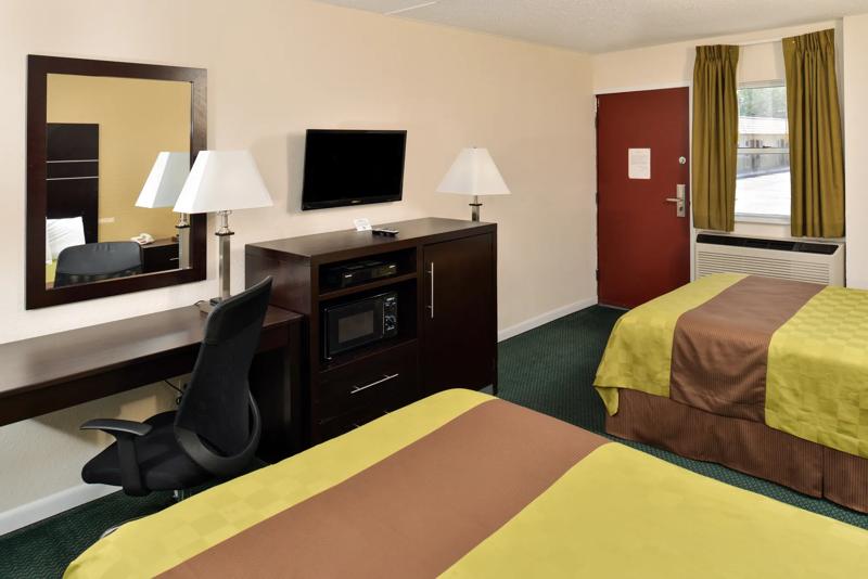 ABVI_PortJeffersonStationLongIslandNY_GuestRooms_Two Doubles_Room Amenities - EA850FDC-A7B7-4743-AB53CF67AF9E4E00