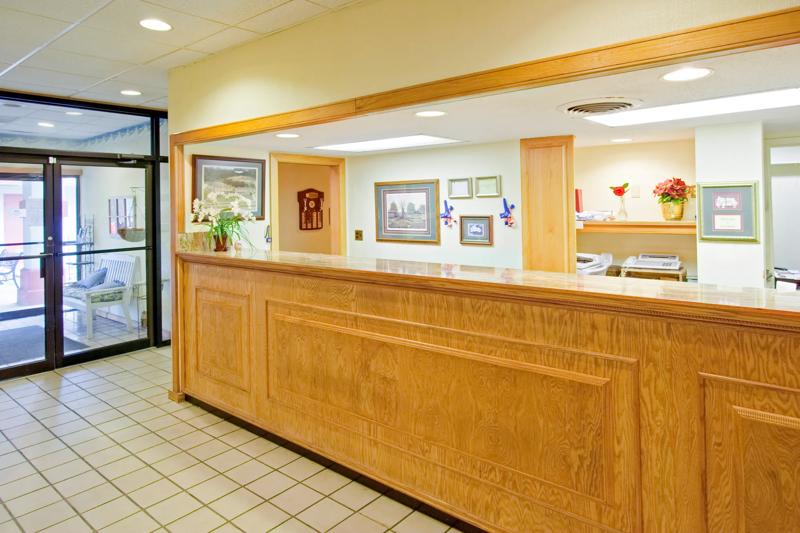 ABVI_GrenadaMS_Lobby_Front Desk - EAB8AE0A-2C7B-48BC-A8B3DDD348AE481D