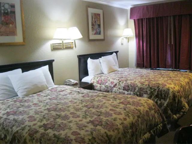 ABVI_PasadenaArcadiaCA_GuestRooms_Two Queens - EDC42AB9-A4A3-4BE9-9D6D23339A8FB571