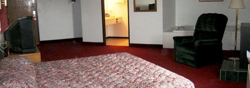 ABVI_ClearLakeSD_GuestRooms_King_Room - EEB046C3-B80C-4D74-9365B79FFF50C1BC