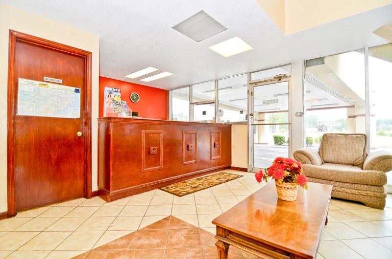 ABVI_SmithfieldNC_Lobby_Front Desk - EF6B29D5-A873-460E-BDA82D743BBB9F20