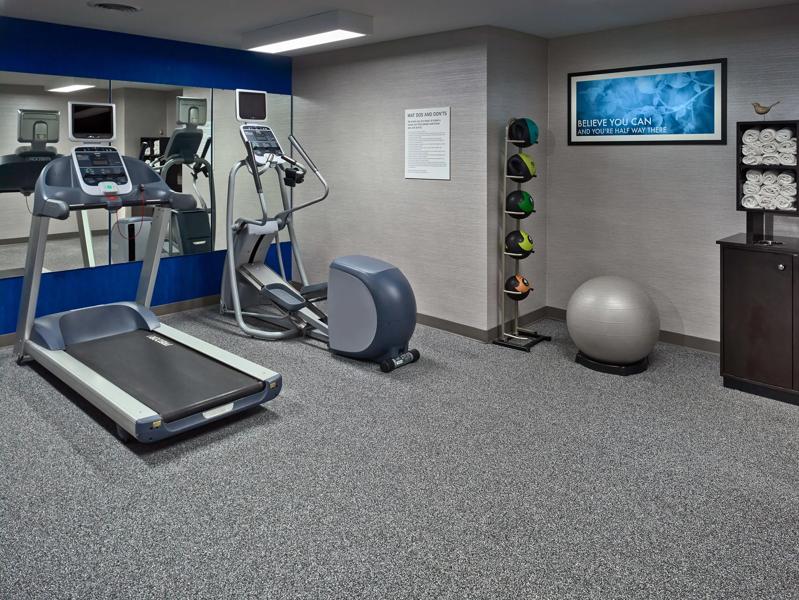 SES+SIM_Brand_Amenities_Fitness Center - F3054803-CFC8-47F5-A017193BBC70C19F