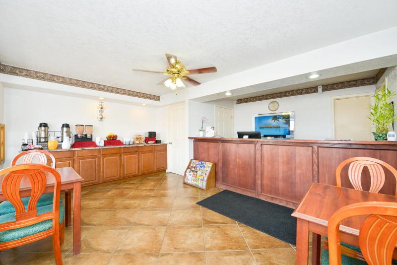 ABVI_SantaRosaNM_Lobby_Front Desk - F3BCF1E0-DE66-4CAE-B5835DDA16EAC70C