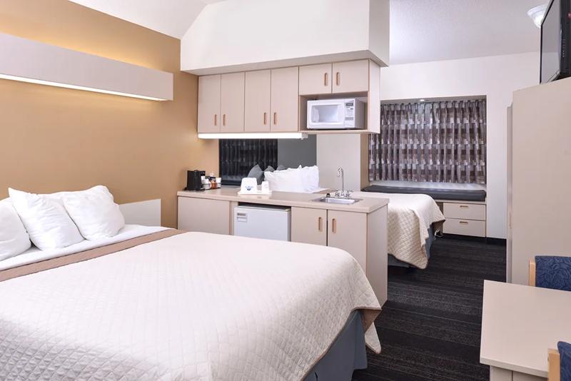 ABVI_MaryvilleMO_GuestRooms_Two Queens Suite_Room - F4A136B6-2A29-41B6-BA3895C6AE52E352