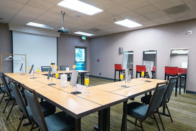 SEL_Camarillo_Meeting Space_UShape - F4A80DBB-61E6-4E34-A8E2393D907B0C4B