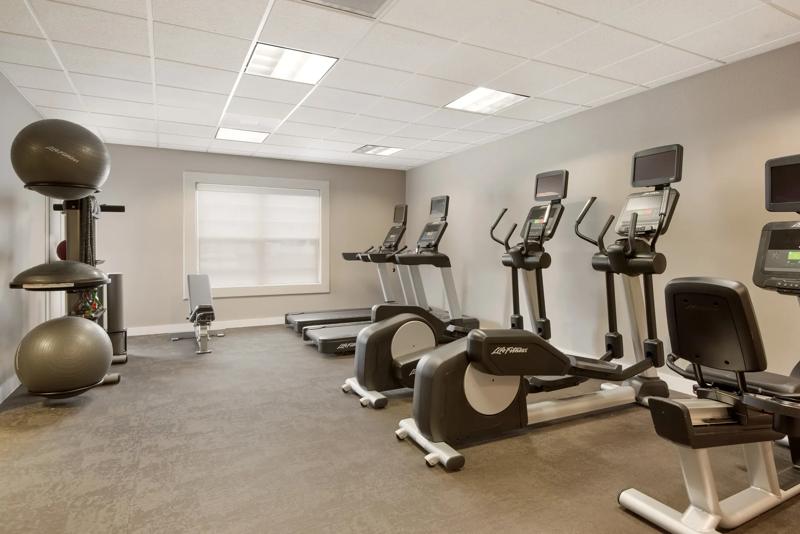 SES_Reno_Amenity_FitnessCenter_Treadmills - F4CB2333-19B2-4B73-9145036D2612345A