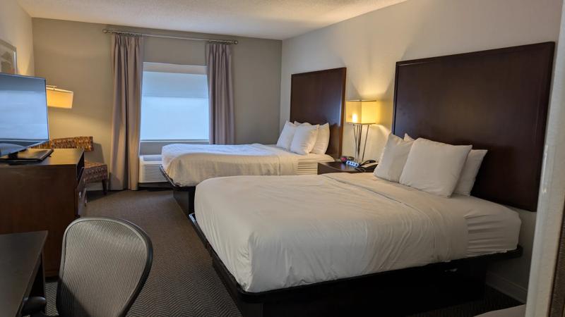 SEH_Columbus_two_beds_guestroom - F4F1F207-A436-4815-82A78A3CE7E81BBB
