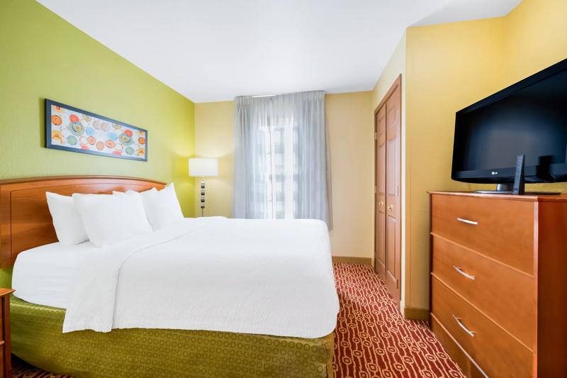 SIM_DetroitNovi_GuestRooms_Two Bedroom Queens_Bed Side - F67F7166-7D1E-4F1A-803EDDDF7E855C6A