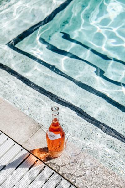 SHR_NautilusMiamiBeach_Dining_Rosé_Pool - F8194CA4-7DE2-448D-931E81C4F13B0DB0