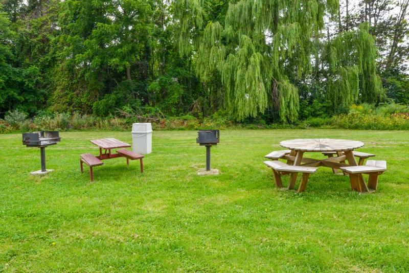 ABVI_GenevaNY_Amenities_Patio Area - F82B7C6F-6DAA-46CD-BF10056C98D84466