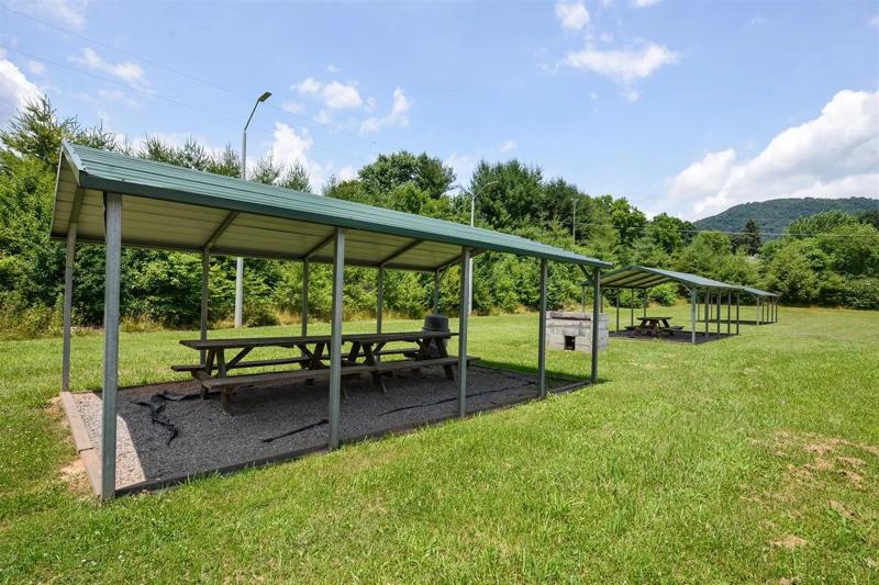 ABVI_CantonNC_Exterior_Picnic Area - F83725A4-22D4-4A00-8B16E04EF7939B53