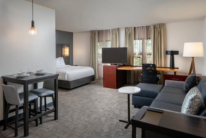 In-Room Amenities at Our Hotel Suites in New Orleans