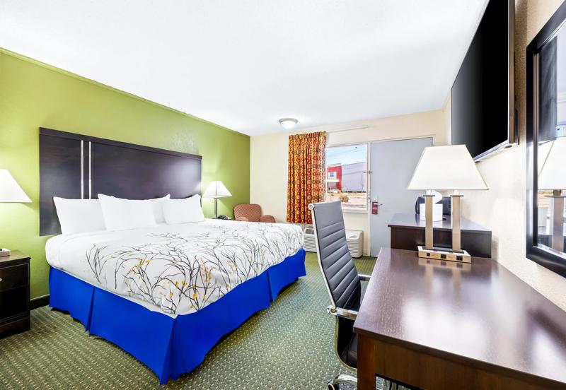 ABVI_FtJacksonSC_GuestRooms_Suite_Room - F8F03DCE-8AC1-42A4-B294D84655C74C0E
