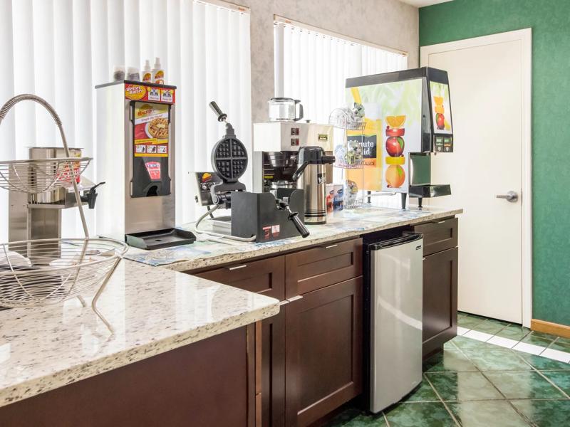 ABVI_ClaytonGA_Dining_Breakfast Area_Buffet - F91D26ED-5D11-4B15-AAC145A529BEE69D