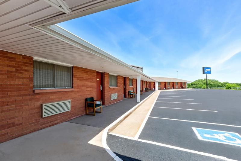 ABVI_BellevilleKS_Exterior_Side - F9CB4F52-04B4-454C-BA5A59A58DBD74C2
