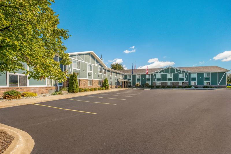 ABVI_BirchRunMI_Exterior_Parking - FA0281EB-1D70-4E03-B2BC2D80583653AB