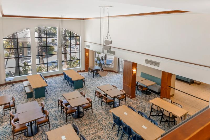 SES_AnaheimResortArea_Dining_Bkfast-2
