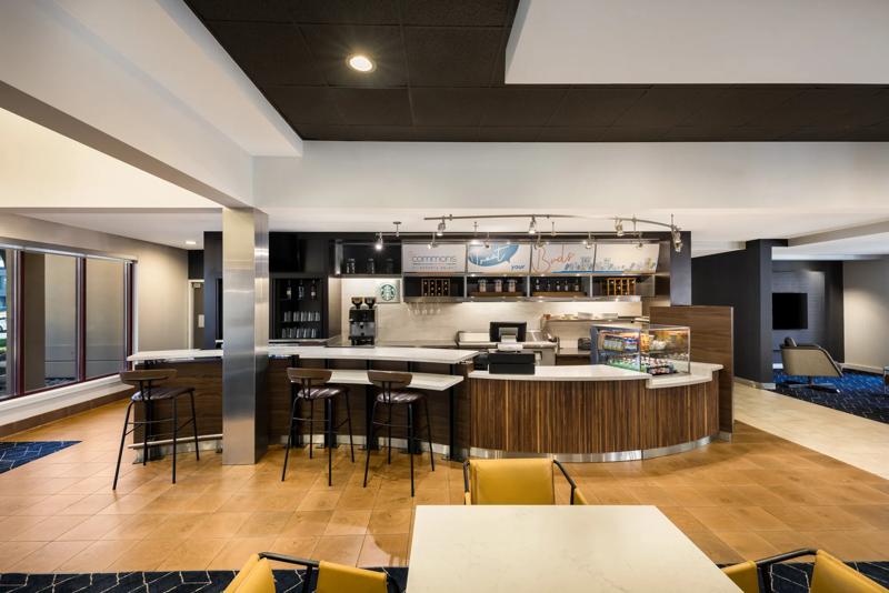 SEL_SanJoseAirport_Dining_TheCommons_1 - FA46B657-C969-4046-A2BC792CA7D1913A