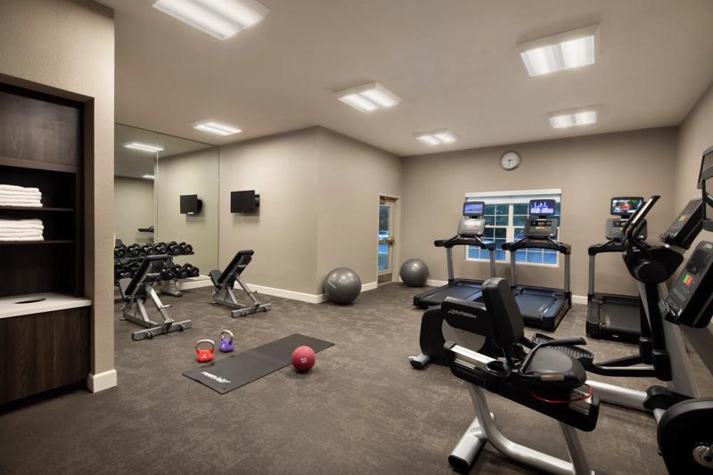 SES_Fresno_Amenity_FitnessCenter - FA6282A6-ED34-4094-965BAC958DEBFC75