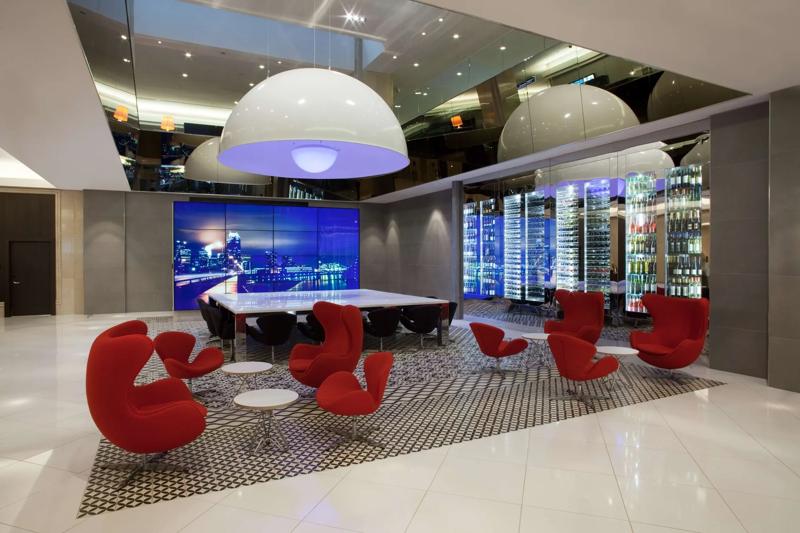 The lounge area in the lobby of the hotel