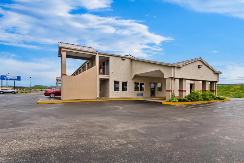 ABVI_GraysonKY_Exterior_Side - FB49DAFB-0333-4788-A253727C1559305E