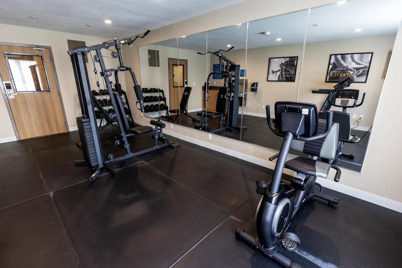 SES_LafayetteAirport_fitness center (2) - FB9726C6-8C02-41CE-99CA120C5BB6ABC8
