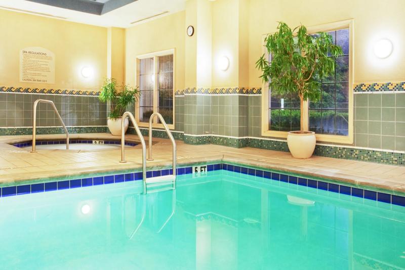 SHR_AtlantaAirportSouth_Amenities_Indoor Pool - FC8EB1AA-7D76-49CF-8A5581B9DB10EAD0
