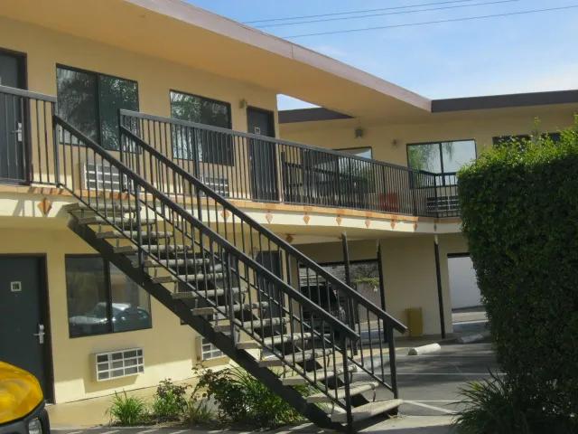 ABVI_PasadenaArcadiaCA_Exterior_Side_Stairs - FE74D6A2-431D-4BB6-93D023F8A04DF602