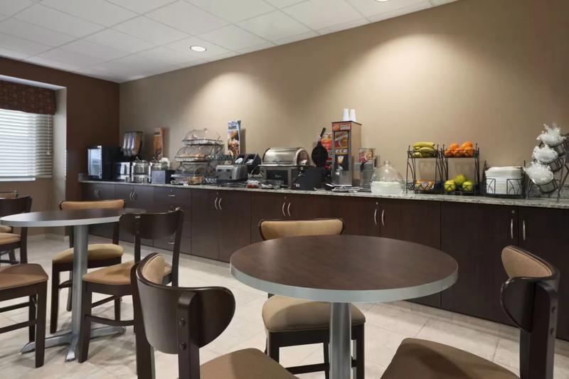 SEH_Fairmont_property_amenity_1 - FE831120-93F1-4807-9DFA0E55B82E8CDA