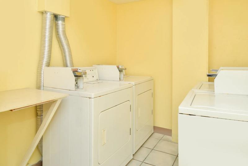 ABVI_SarasotaDowntownFL_Amenities_Laundry - FEA4E427-7672-41BD-8566953A11870486