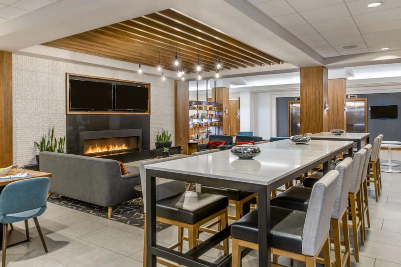 SHR_DenverDowntown_Lobby_Lounge
